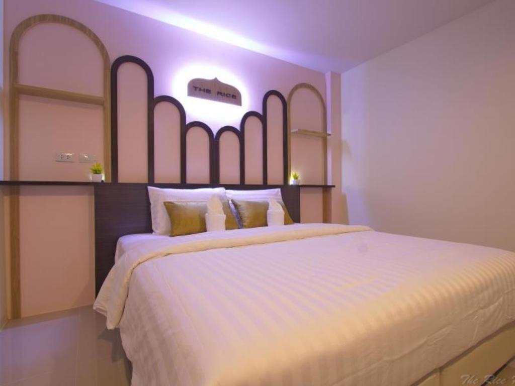 The Rice Hotel Roi Et Eksteriør billede